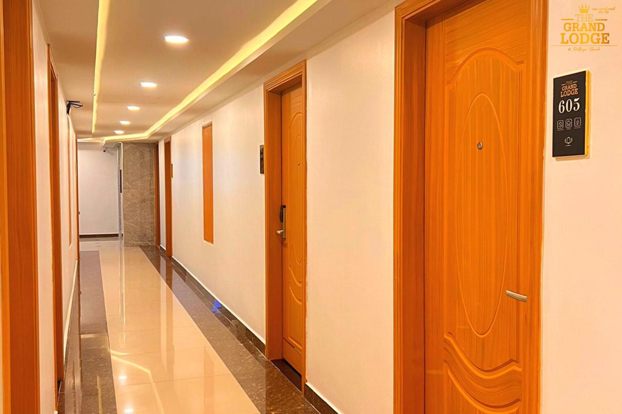 The Grand Lodge Pattaya Εξωτερικό φωτογραφία