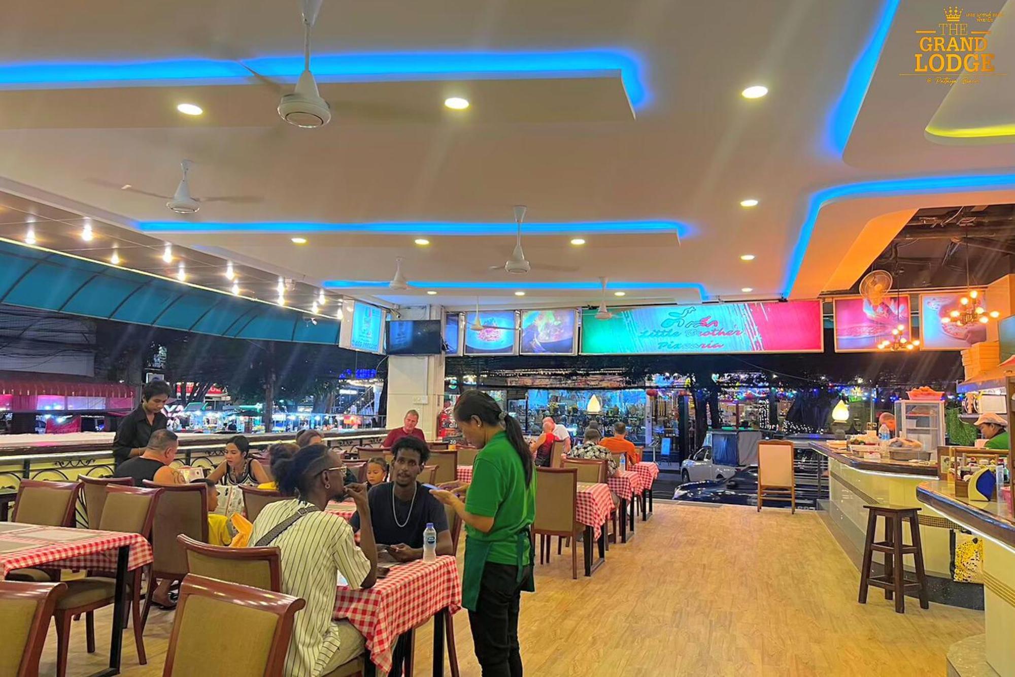 The Grand Lodge Pattaya Εξωτερικό φωτογραφία