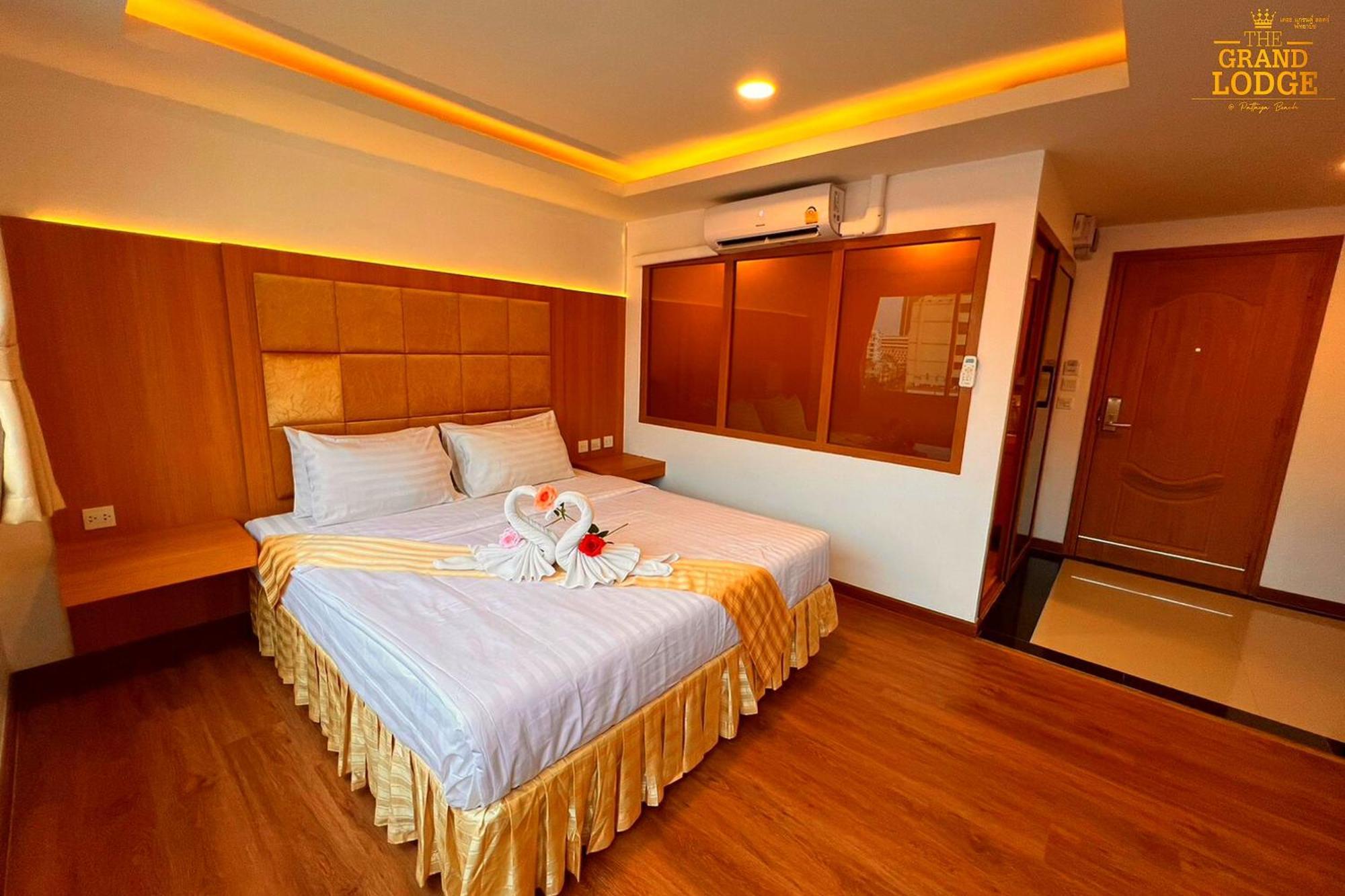 The Grand Lodge Pattaya Εξωτερικό φωτογραφία