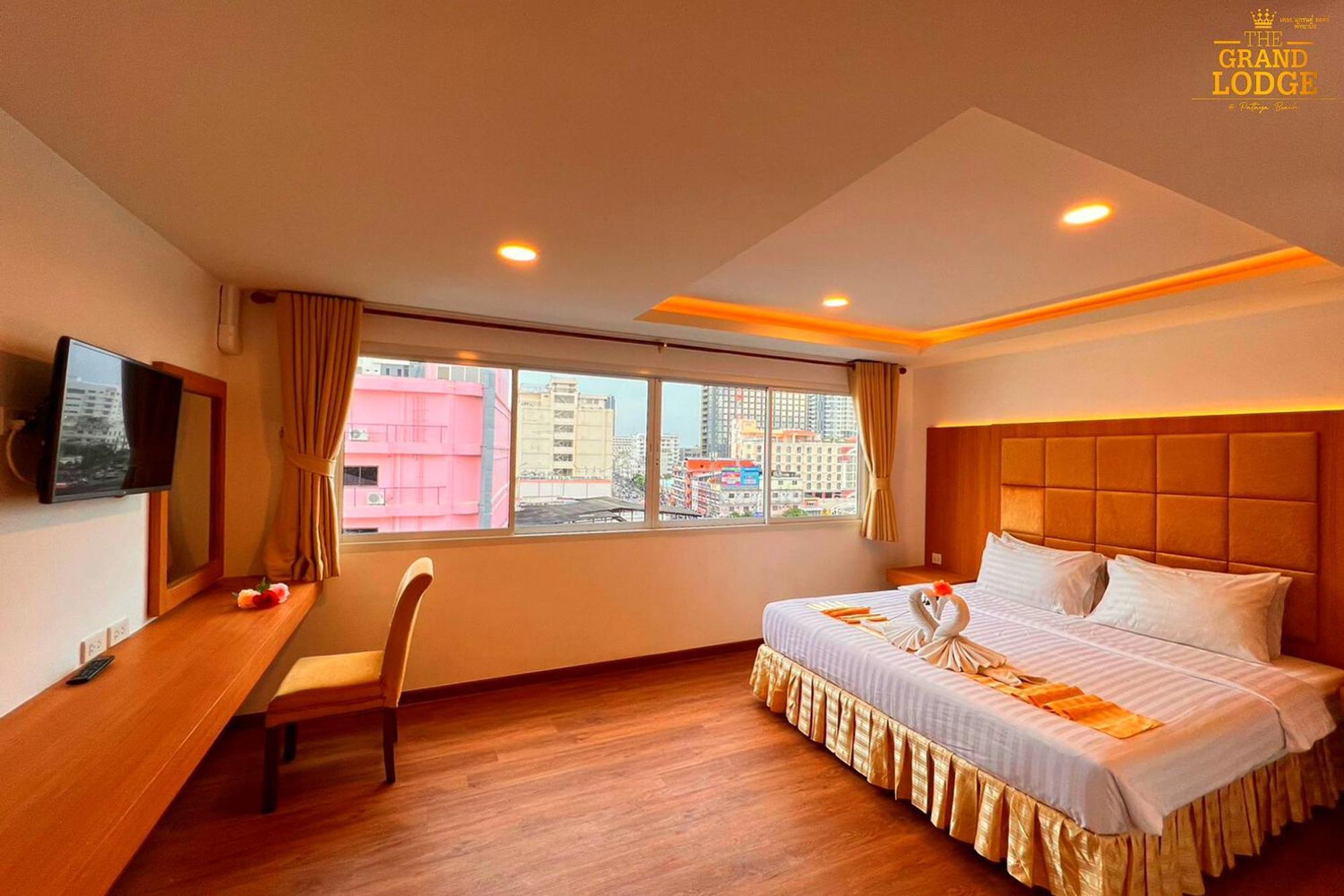 The Grand Lodge Pattaya Εξωτερικό φωτογραφία