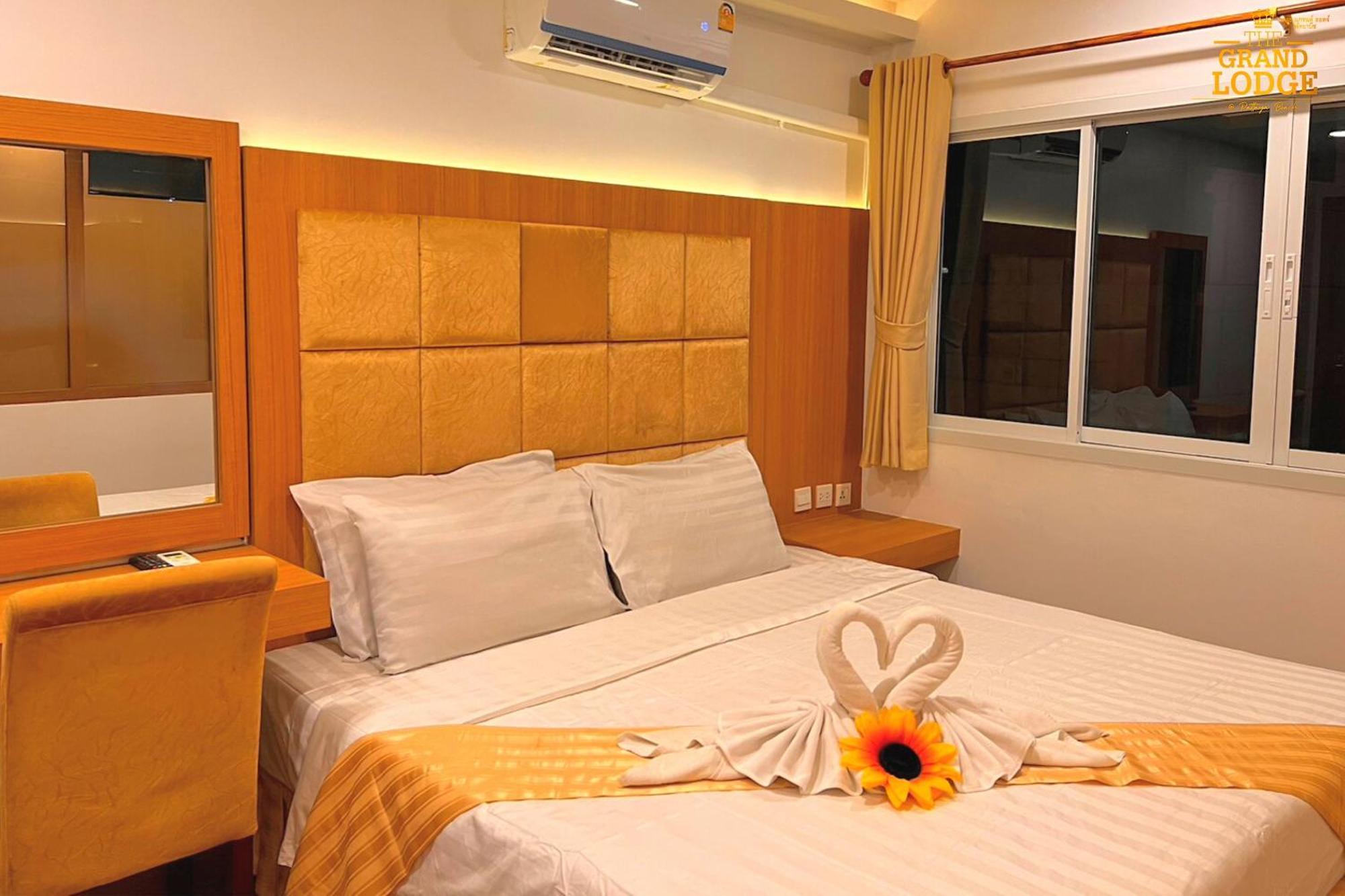 The Grand Lodge Pattaya Εξωτερικό φωτογραφία